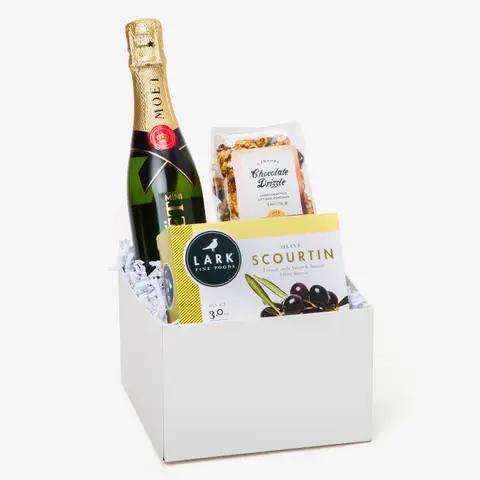 Champagne & Caviar - Moet
